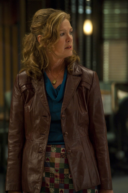 Linda Gehringer در صحنه سریال تلویزیونی درست به هدف