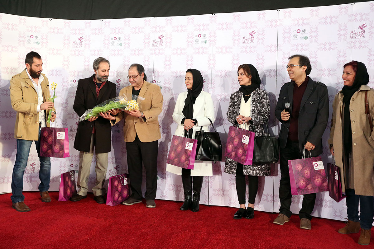 مریلا زارعی در صحنه فیلم سینمایی گیتا به همراه میترا تیموریان، سعید شهرام و سارا بهرامی