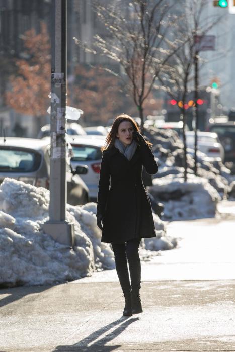 Rachel Brosnahan در صحنه سریال تلویزیونی لیست سیاه