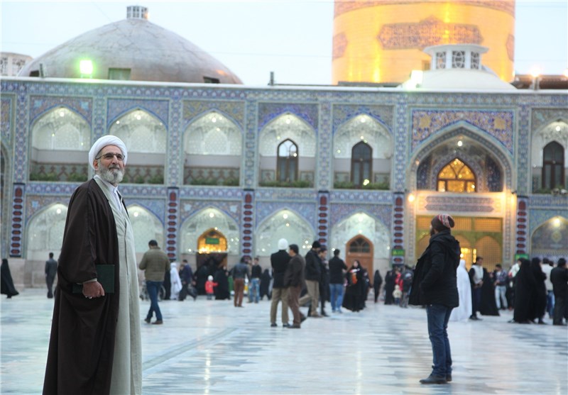 فرهاد آئیش در صحنه سریال تلویزیونی پرده‌نشین