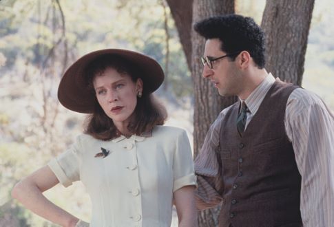 Judy Davis در صحنه فیلم سینمایی بارتون فینک به همراه جان تورتورو