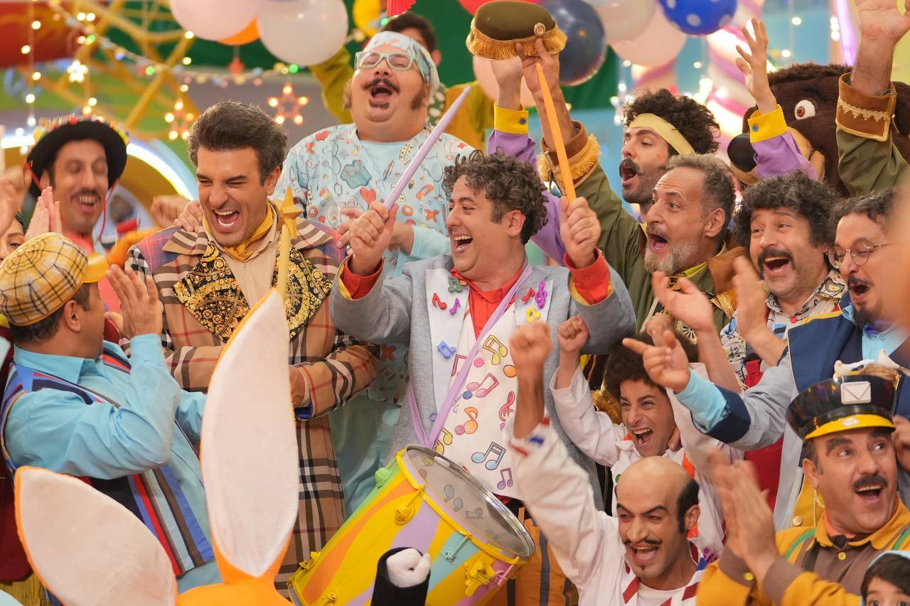  برنامه تلویزیونی دوقلوها در شهر پنج ستاره به کارگردانی جمشید بیات ترک