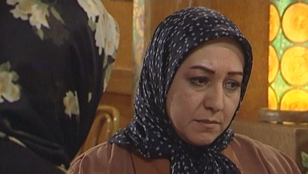مریم سعادت در صحنه سریال تلویزیونی رستوران خانوادگی