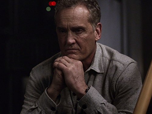 John Wesley Shipp در صحنه سریال تلویزیونی فلش