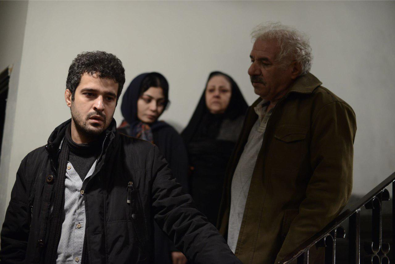 شیرین آقارضا کاشی در صحنه فیلم سینمایی فروشنده به همراه صحرا اسداللهی