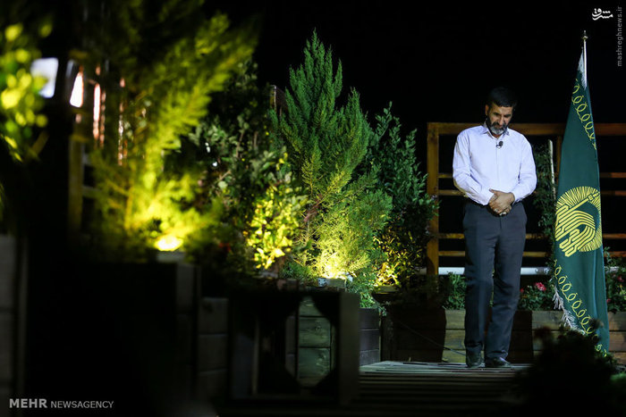 پشت صحنه برنامه تلویزیونی ماه نشان به کارگردانی 