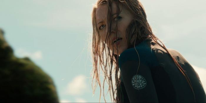 بلیک لیولی در صحنه فیلم سینمایی آبهای کم عمق