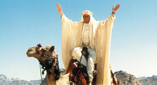 Peter O'Toole در صحنه فیلم سینمایی لورنس عربستان