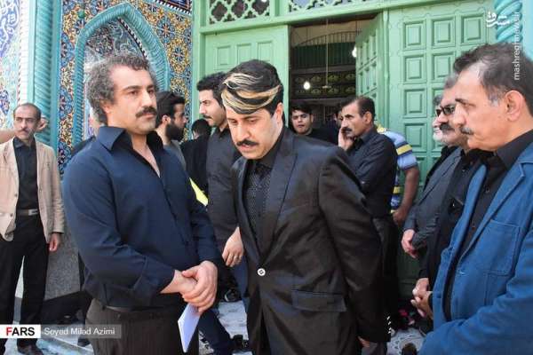 هومن حاجی‌عبداللهی در صحنه سریال تلویزیونی پایتخت 5 به همراه محسن تنابنده