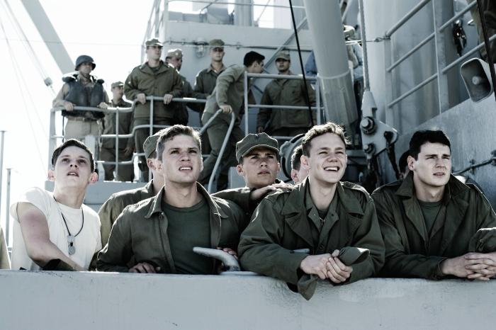 Ryan Phillippe در صحنه فیلم سینمایی پرچم پدران ما به همراه جیمی بل