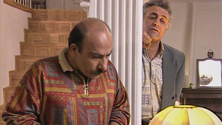 جهانبخش سلطانی در صحنه سریال تلویزیونی سر نخ به همراه محمدرضا داوودنژاد