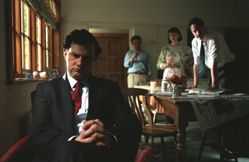 مایکل شین در صحنه فیلم سینمایی The Deal به همراه Paul Rhys، David Morrissey و Elizabeth Berrington