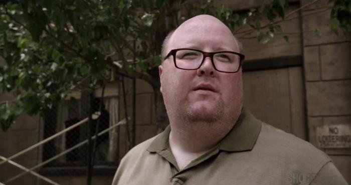 Brendan Patrick Connor در صحنه سریال تلویزیونی بی شرم