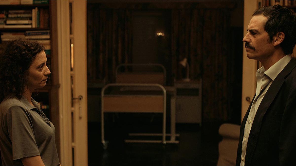  فیلم سینمایی Cinzento e Negro به کارگردانی Luís Filipe Rocha