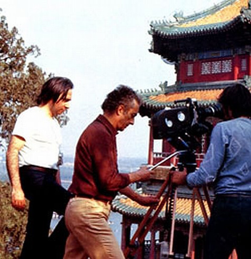Michelangelo Antonioni در صحنه فیلم سینمایی Chung Kuo - Cina
