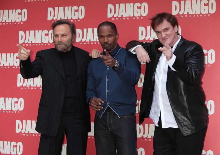 Franco Nero در صحنه فیلم سینمایی جانگوی آزاد شده به همراه کوئنتین تارانتینو و جیمی فاکس