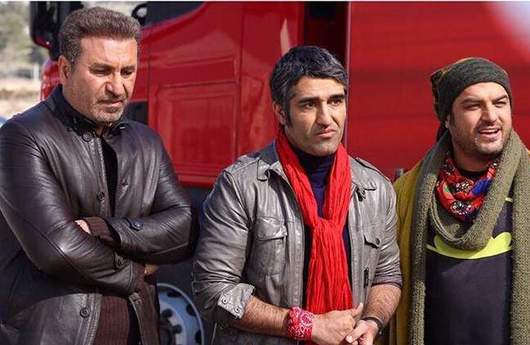 حمید فرخ‌نژاد در صحنه فیلم سینمایی خوب بد جلف به همراه سام درخشانی و پژمان جمشیدی