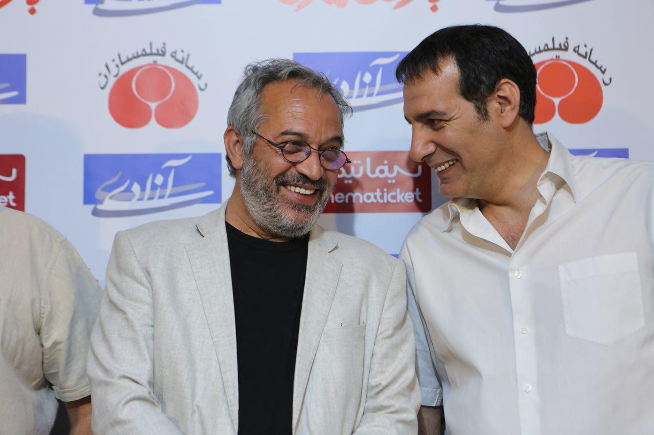 محمدحسین لطیفی در اکران افتتاحیه فیلم سینمایی به وقت خماری به همراه بهنام تشکر