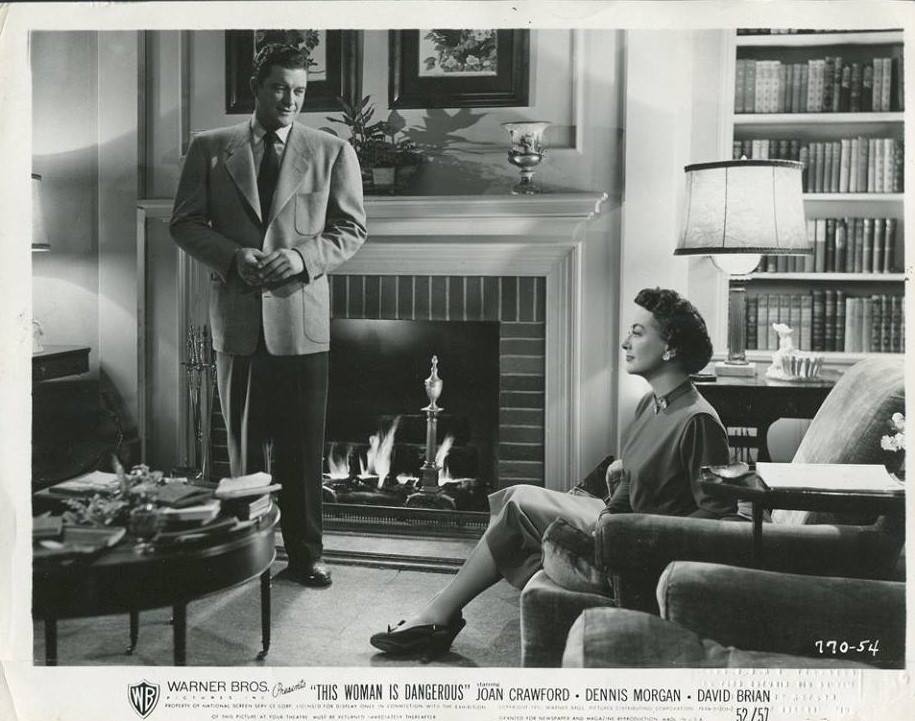 Joan Crawford در صحنه فیلم سینمایی This Woman Is Dangerous به همراه Dennis Morgan