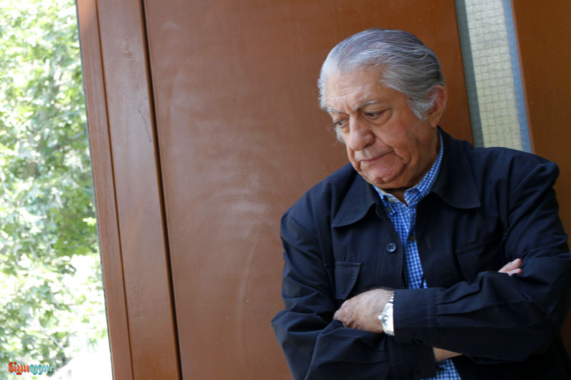 تصویری شخصی از عزت‌الله انتظامی، بازیگر و نویسنده سینما و تلویزیون