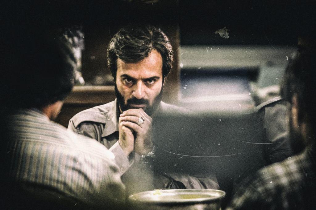 احمد مهران‌فر در صحنه فیلم سینمایی ماجرای نیمروز