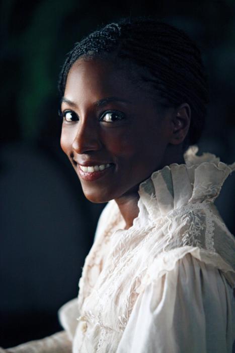 Rutina Wesley در صحنه سریال تلویزیونی خون حقیقی