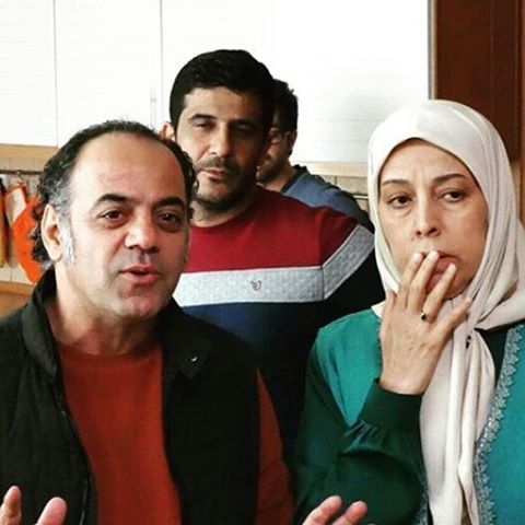 سهیلا رضوی در پشت صحنه سریال تلویزیونی برادر به همراه جواد افشار