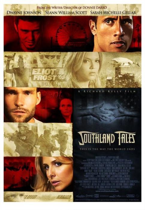 سارا میشل گلر در صحنه فیلم سینمایی Southland Tales به همراه جاستین تیمبرلیک، دواین جانسون، Seann William Scott و مندی مور