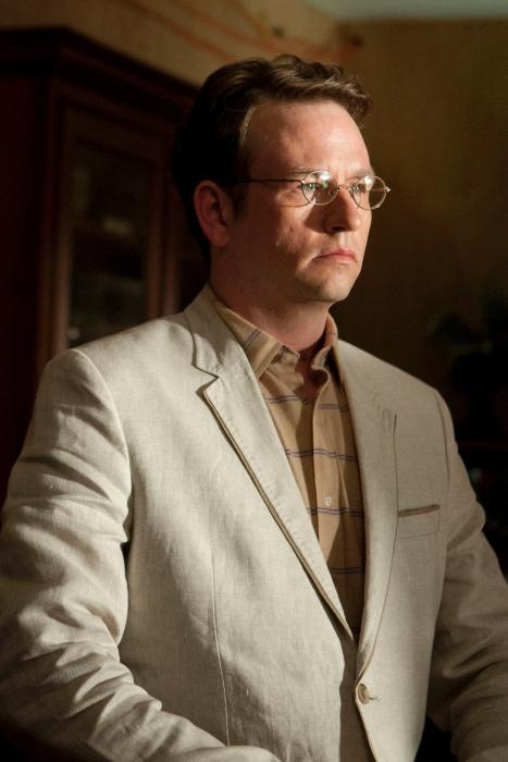 Dallas Roberts در صحنه سریال تلویزیونی مردگان متحرک