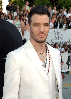 J.C. Chasez در صحنه فیلم سینمایی آقا و خانم اسمیت