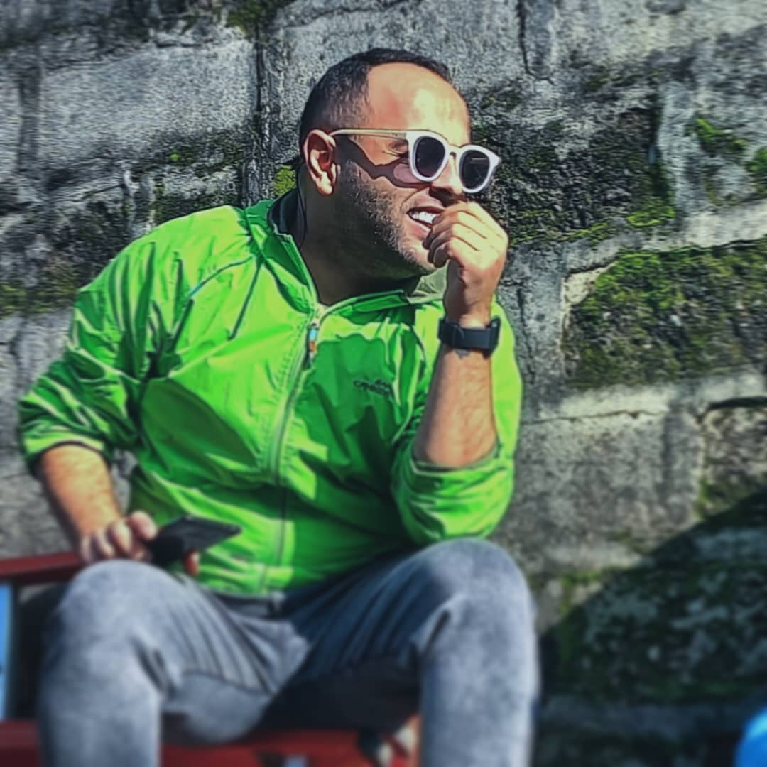 تصویری از جواد گنجی، برنامه‌ریزی و دستیاراول کارگردان سینما و تلویزیون در پشت صحنه یکی از آثارش