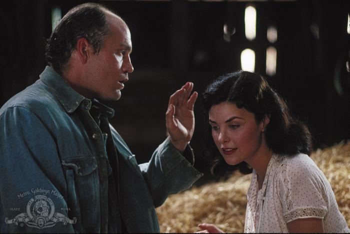  فیلم سینمایی Of Mice and Men با حضور جان مالکوویچ و Sherilyn Fenn