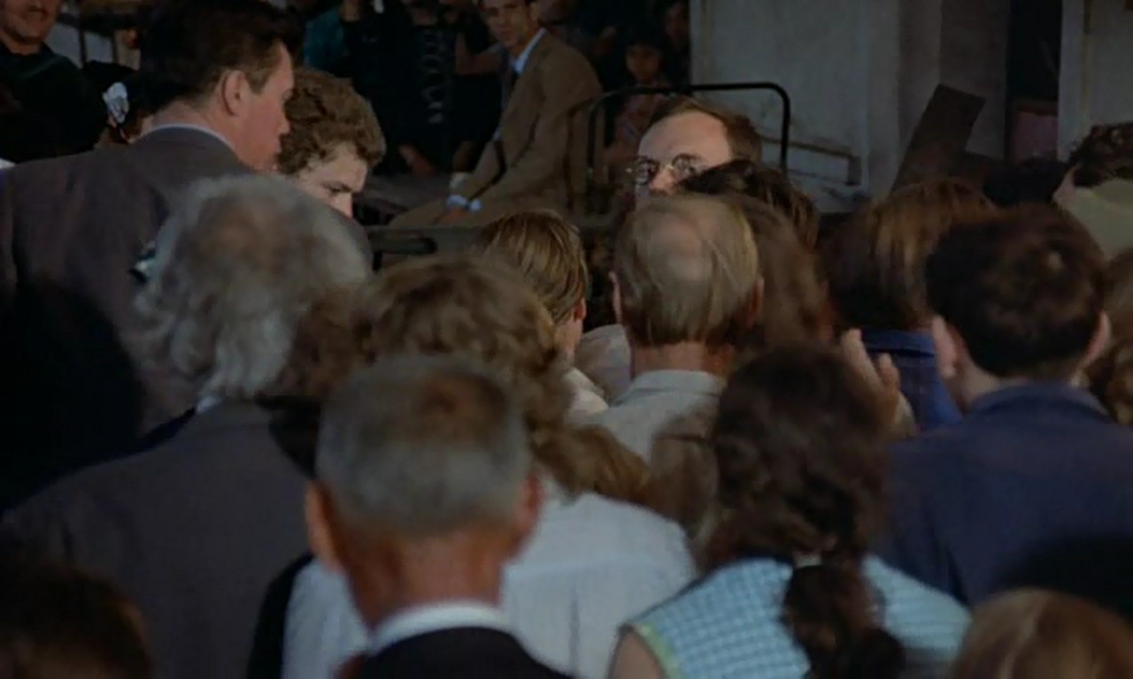 ژان لویی ترنتینیان در صحنه فیلم سینمایی The Last Train