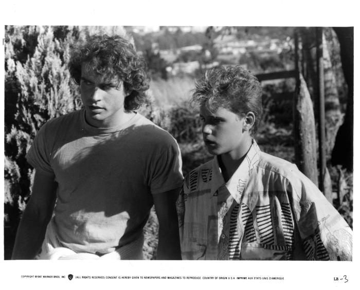 Corey Haim در صحنه فیلم سینمایی پسران گمشده به همراه Jason Patric