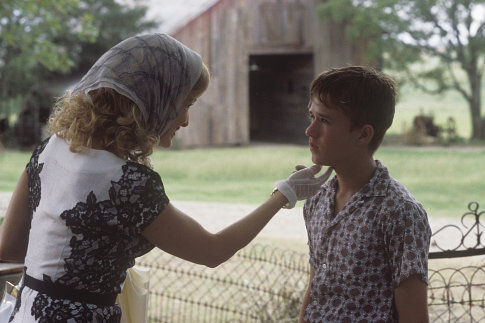 کیرا سجویک در صحنه فیلم سینمایی شیرهای پوشالی به همراه Haley Joel Osment