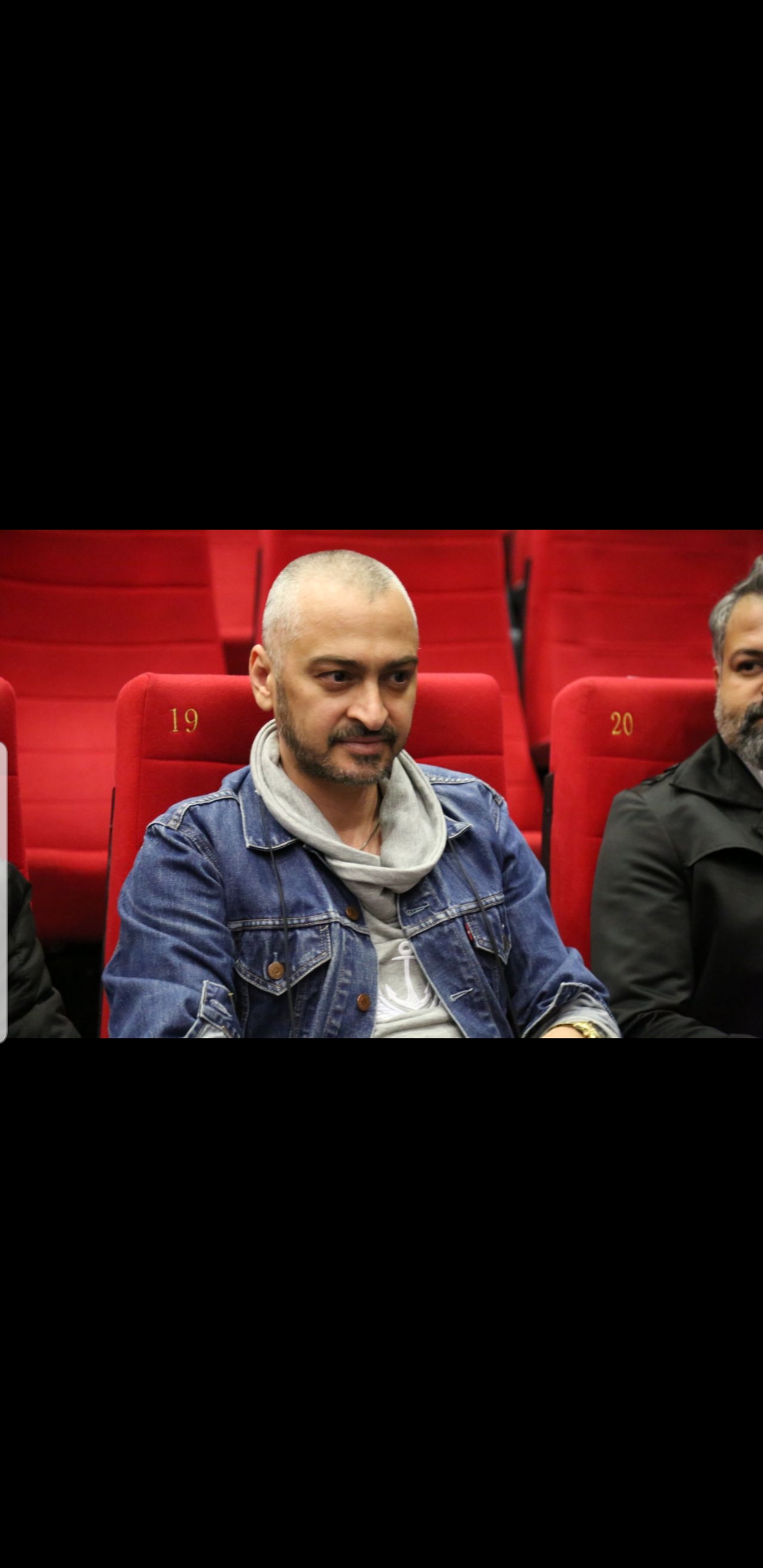تصویری از سعید رضایی، بازیگر و اجرای دکور سینما و تلویزیون در حال بازیگری سر صحنه یکی از آثارش