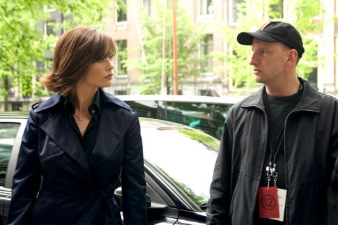 استیون سودربرگ در صحنه فیلم سینمایی دوازده یار اوشن به همراه Catherine Zeta-Jones