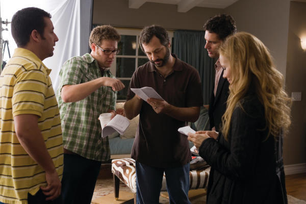 Seth Rogen در صحنه فیلم سینمایی بری زنبوری به همراه Leslie Mann، آدام سندلر، جود آپاتو و اریک بانا
