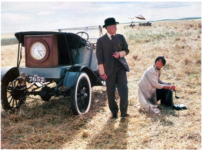 Robert J. Wilke در صحنه فیلم سینمایی روزهای بهشتی به همراه ریچارد گی یر