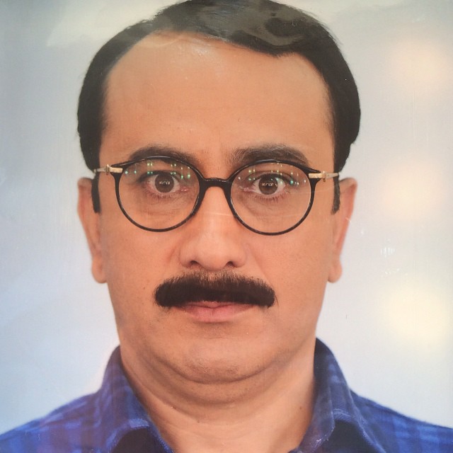 تصویری شخصی از عارف لرستانی، بازیگر و کارگردان سینما و تلویزیون