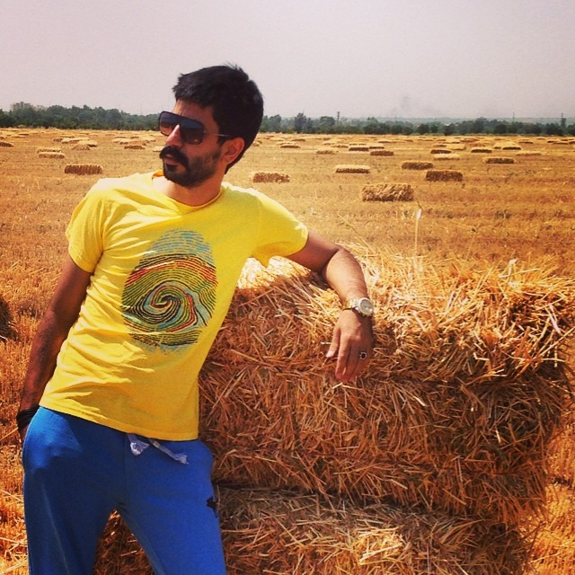 تصویری شخصی از میثاق جمشیدی، بازیگر سینما و تلویزیون