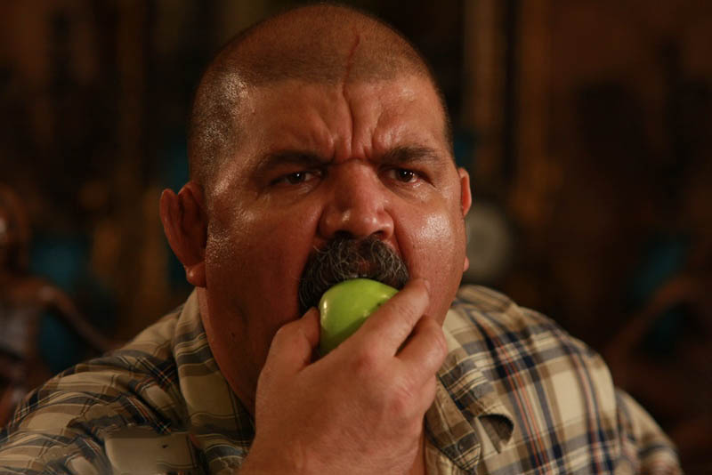  فیلم سینمایی قلاده های طلا به کارگردانی ابوالقاسم طالبی