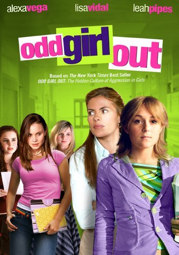 Elizabeth Rice در صحنه فیلم سینمایی Odd Girl Out به همراه Alexa PenaVega، Leah Pipes، Alicia Morton و Lisa Vidal