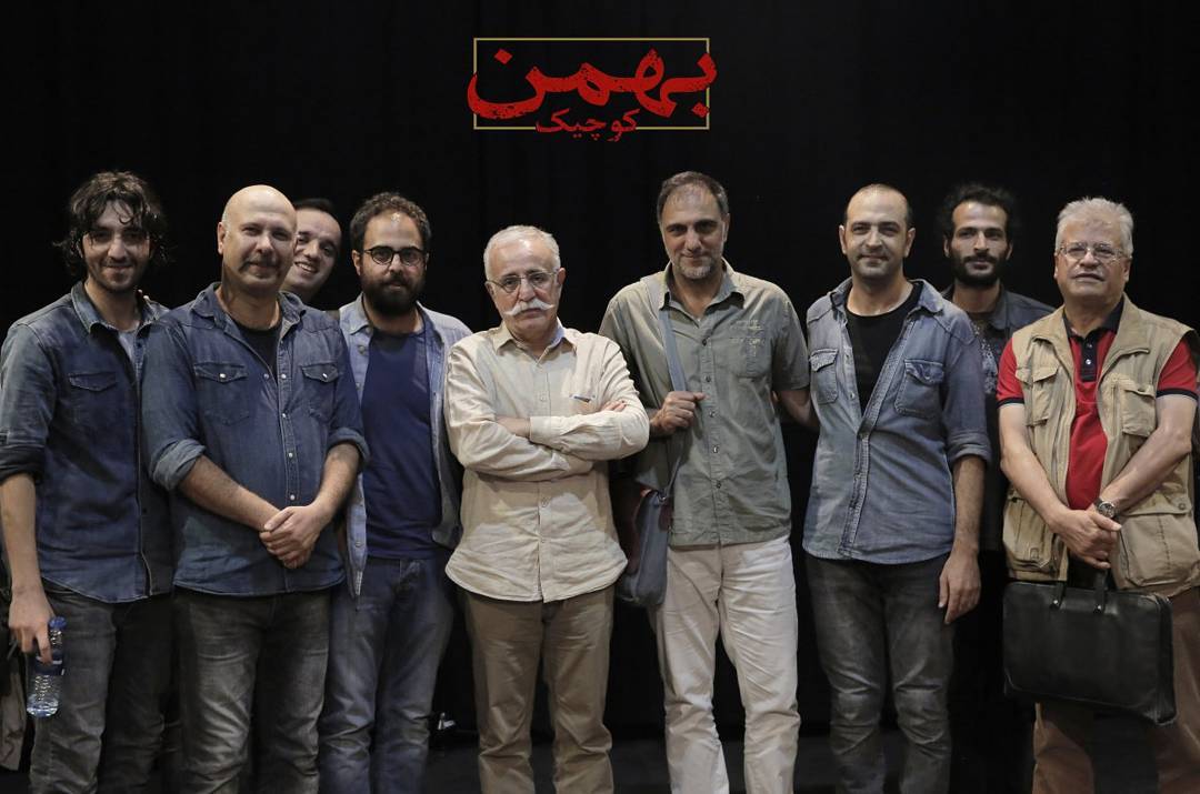 تصویری از امیرسلطان احمدی، کارگردان و نویسنده سینما و تلویزیون در پشت صحنه یکی از آثارش به همراه عبدالله اسکندری، حسن فتحی، مهران نائل و محمد بحرانی