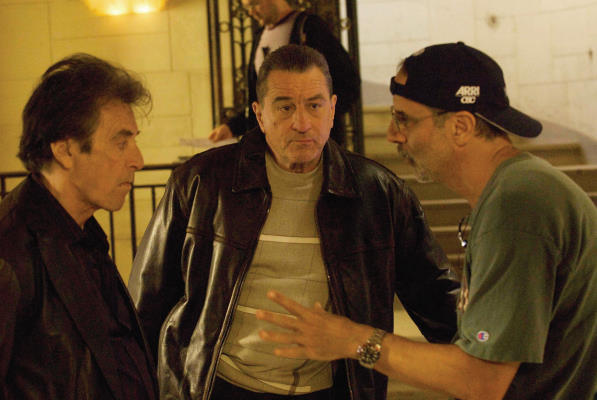 Jon Avnet در صحنه فیلم سینمایی قتل عادلانه به همراه رابرت دنیرو و آل پاچینو