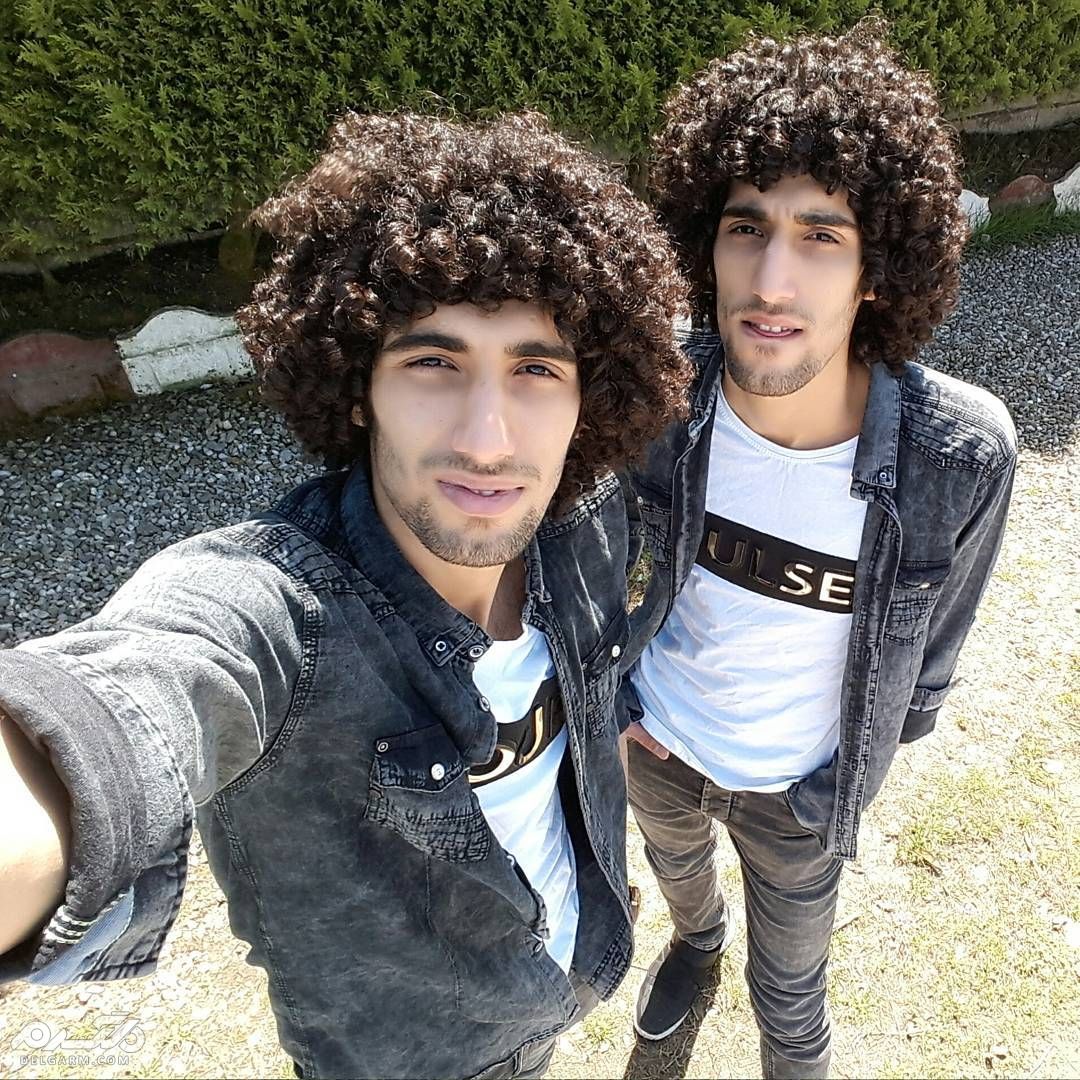 تصویری شخصی از مجتبی بلال‌حبشی، بازیگر و خواننده تیتراژ سینما و تلویزیون به همراه مصطفی بلال‌حبشی