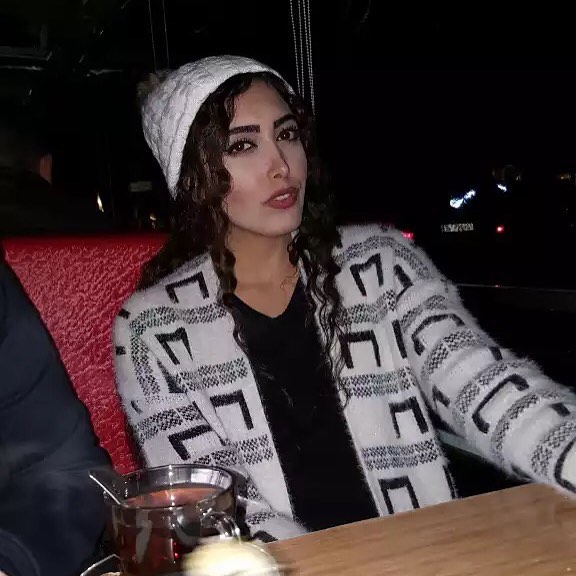 تصویری شخصی از ساناز طاری، بازیگر سینما و تلویزیون