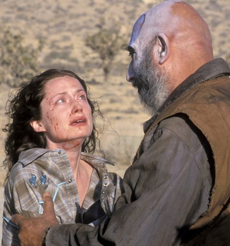 Sid Haig در صحنه فیلم سینمایی شیطان امتناع می کند به همراه Kate Norby