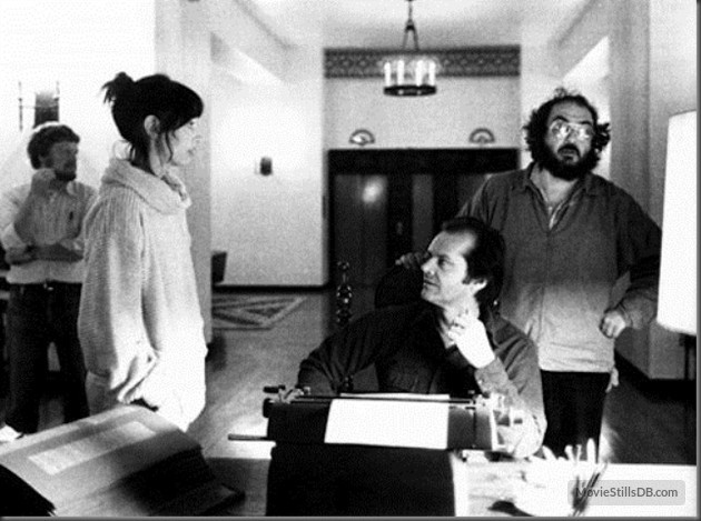 استنلی کوبریک در صحنه فیلم سینمایی درخشش به همراه جک نیکلسون و شلی دووال
