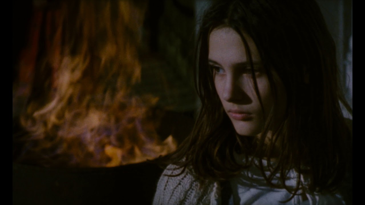 Virginie Ledoyen در صحنه فیلم سینمایی Cold Water
